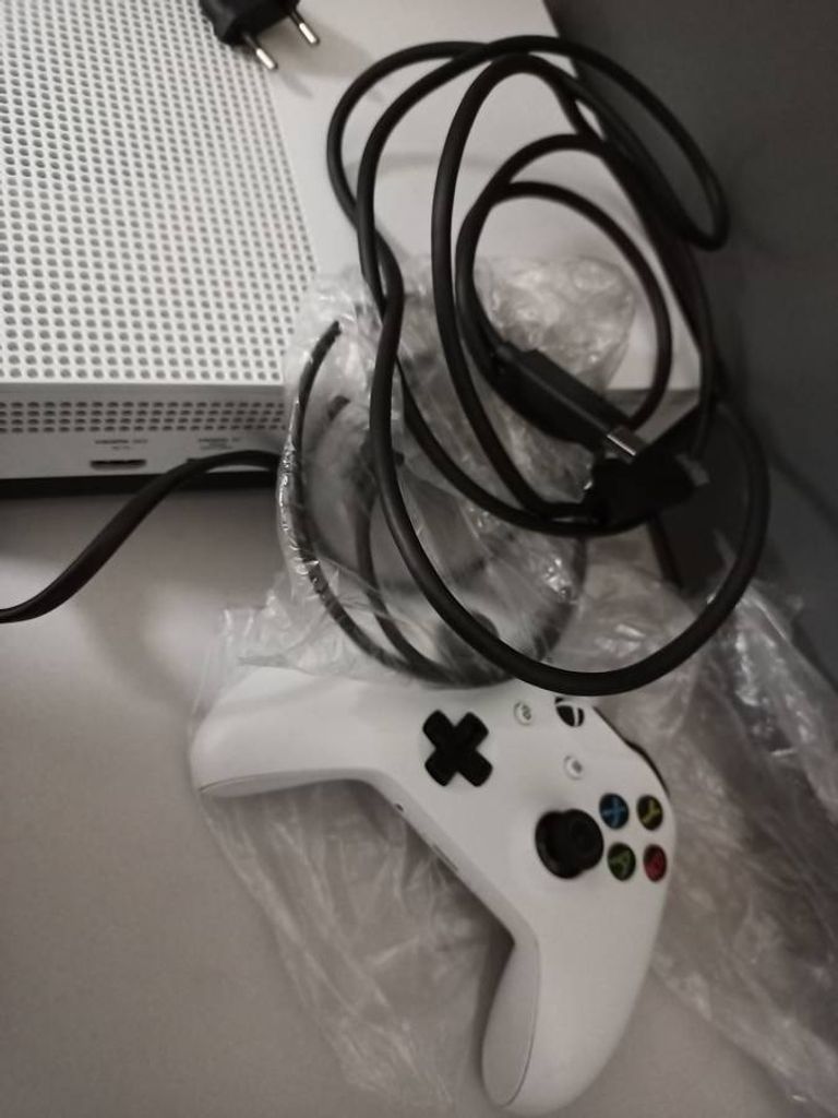 Объявление Microsoft Xbox One S 1TB Б/У