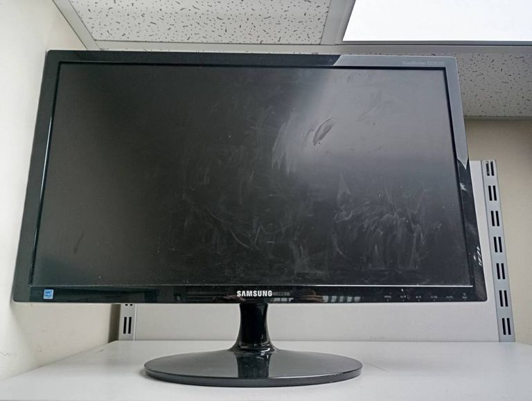 Объявление Samsung s23b300 Б/У