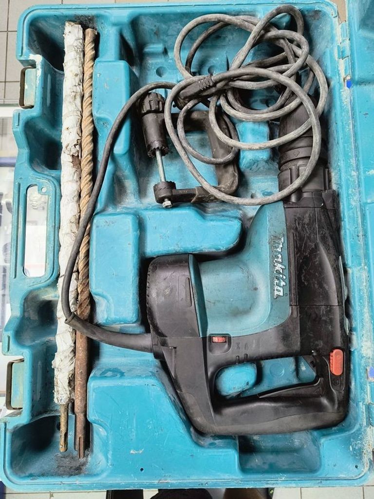 Распродажа Makita HR4001C, продавец Техноскарб