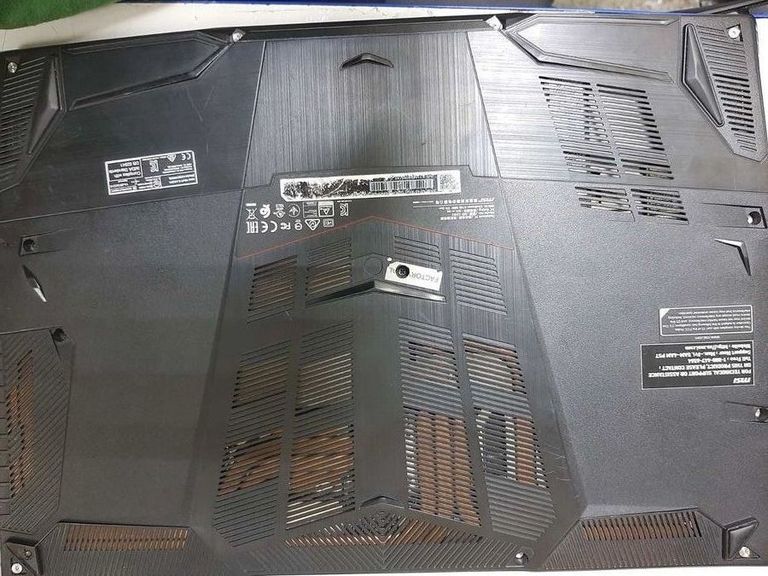 Розпродаж Msi 15/core i7-10750h ddr4/16gb ddr4/hdd *відсутній/ssd 512 gb/geforce gtx1660ti 6gb, продавець Техноскарб