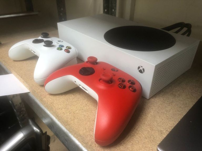 Дешиво Microsoft Xbox Series S 512GB (889842651386) с ломбарда