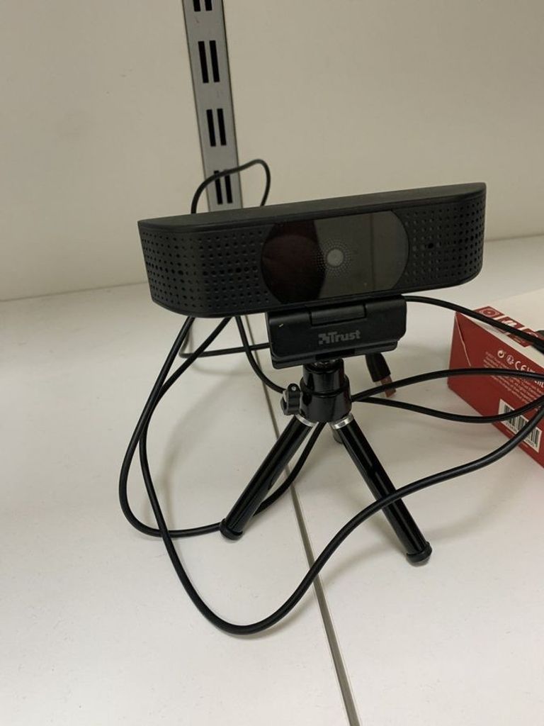 Купить Trust teza 4k ultra hd black Б/У