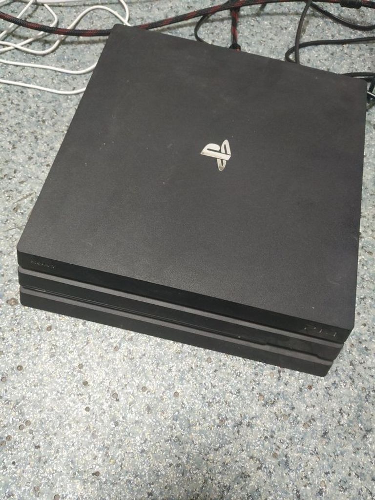 Купити Sony playstation 4 pro Б/У