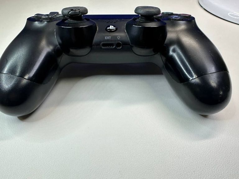 Дешиво Sony DualShock 4 V2 Black (9870357) с ломбарда