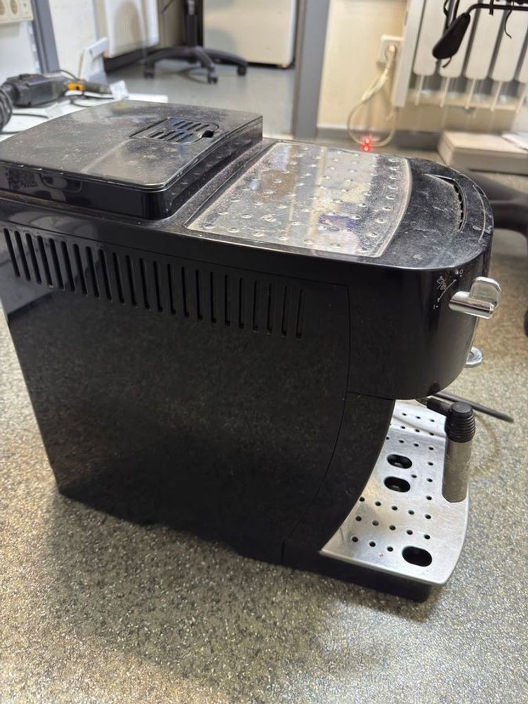 Купити Delonghi magnifica s plus ecam 22.320.b Б/У