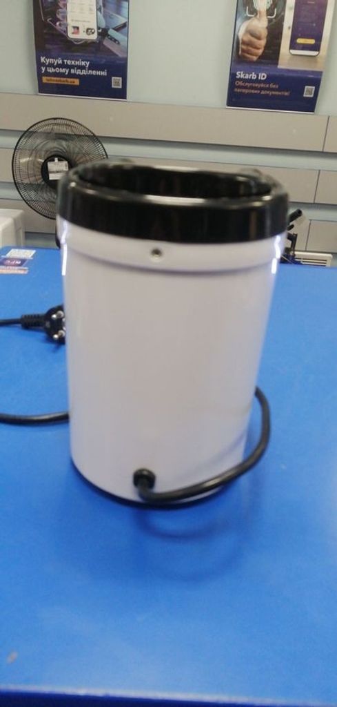 Оголошення Esperanza Poof EKP005W Б/У