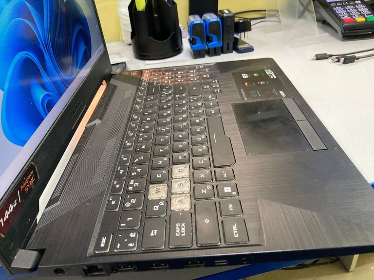 Дешиво Asus 15/core i5-11400h ddr4/16gb ddr4/ssd 512 gb/geforce rtx3050 4gb с ломбарда