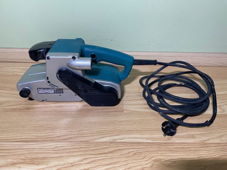 Купити Makita 9404 Б/У