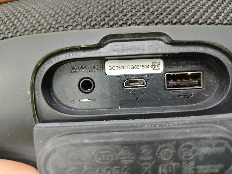 JBL Charge 3 Red (CHARGE3RED) Код:01-200795766. Зображення 7