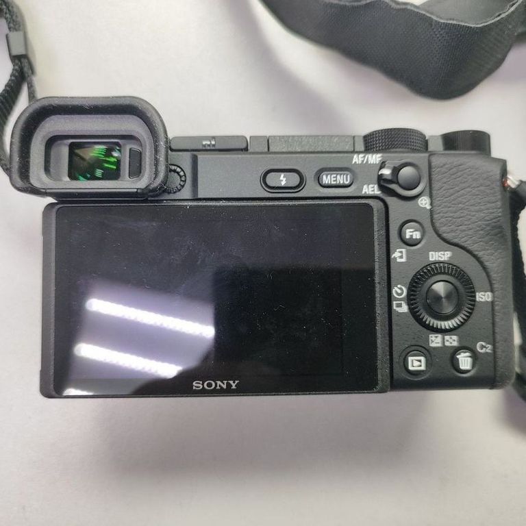 Купить Sony alpha a6400 + sel18135 18-135mm f/3,5-5,6 oss Б/У