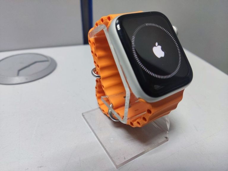 Apple watch se gps 44mm aluminum case a2352 Код:01-200812831. Изображение 8