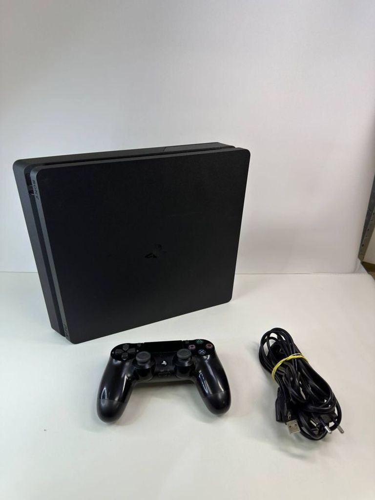 Купити Sony PlayStation 4 Slim 1TB Black Б/У
