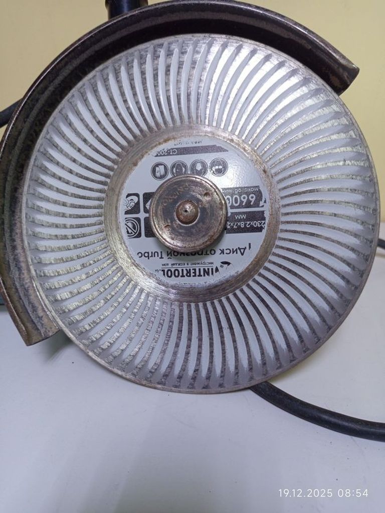 Дешиво Makita GA9020 с ломбарда