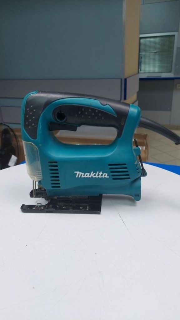 Купить Makita 4327 Б/У