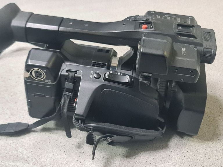 Оголошення Panasonic HC-X1000 Б/У