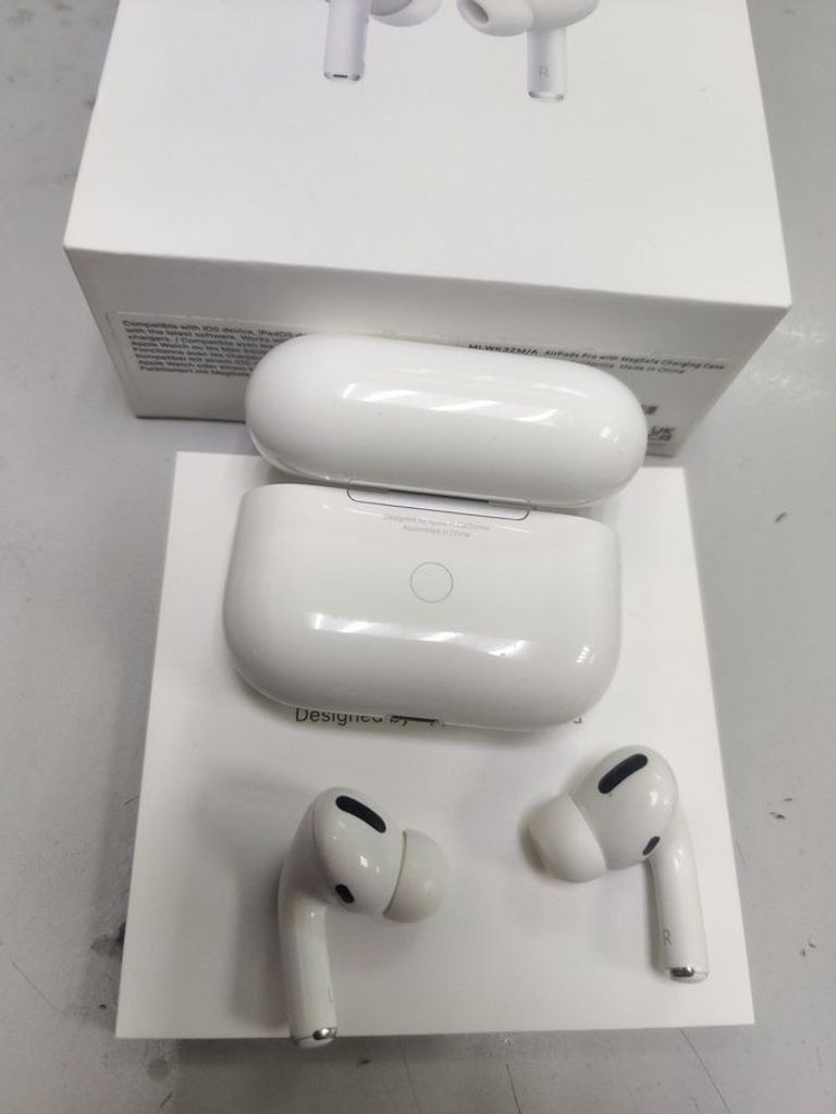 Купить Apple AirPods Pro (MWP22) Б/У