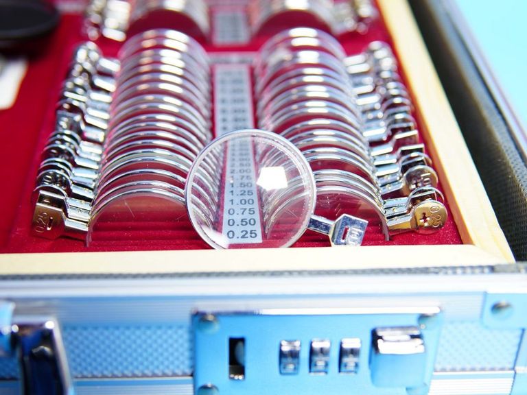 Набори офтальмологічних пробних окулярних оптичних лінз 104 предметів. Металева оправа, алюмінієвий футляр з оправою для оптомет Код:null. Зображення 4