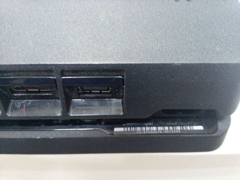 Дешево  Sony PlayStation 4 Slim 1TB Black з ломбарду