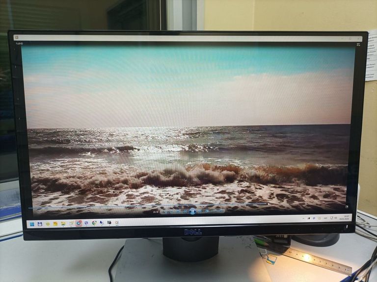 Дешиво Dell s2216h с ломбарда