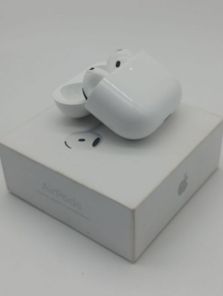 Купить Apple airpods 4 with active noise cancellation Б/У