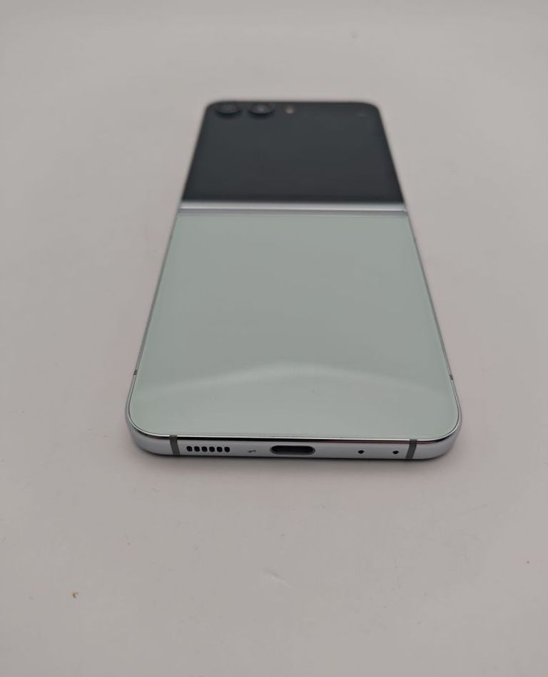 Samsung galaxy flip5 8/256gb Код:01-200891287. Изображение 7