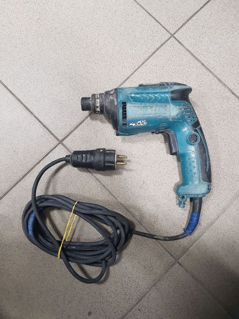 Купить Makita FS4000 Б/У