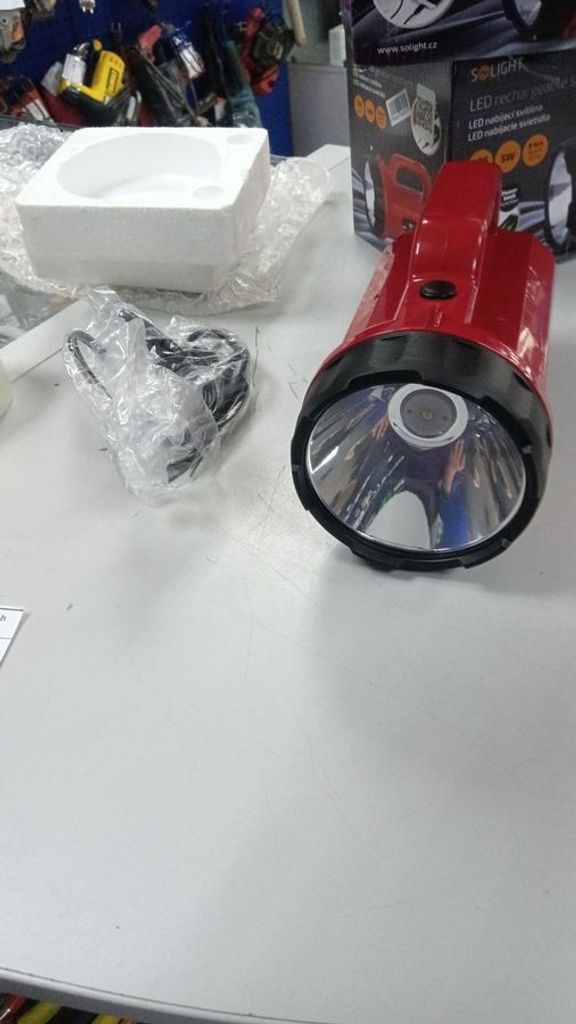 Дешево Solight WN23 LED flash light+powerbank з ломбарду