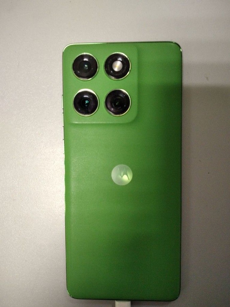 Объявление Motorola Moto Edge 60 12/256GB Gibraltar Sea (PB7H0031) Б/У