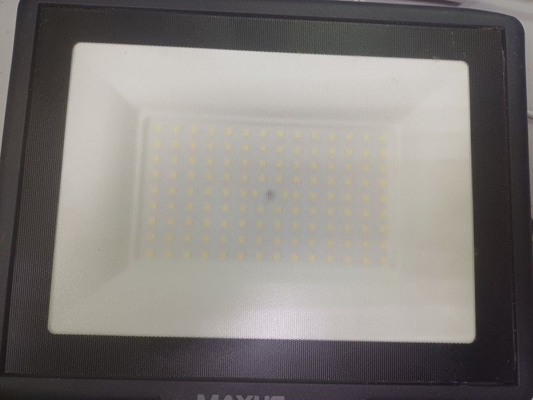 Дешиво Maxus fl-04 100w 5000k с ломбарда