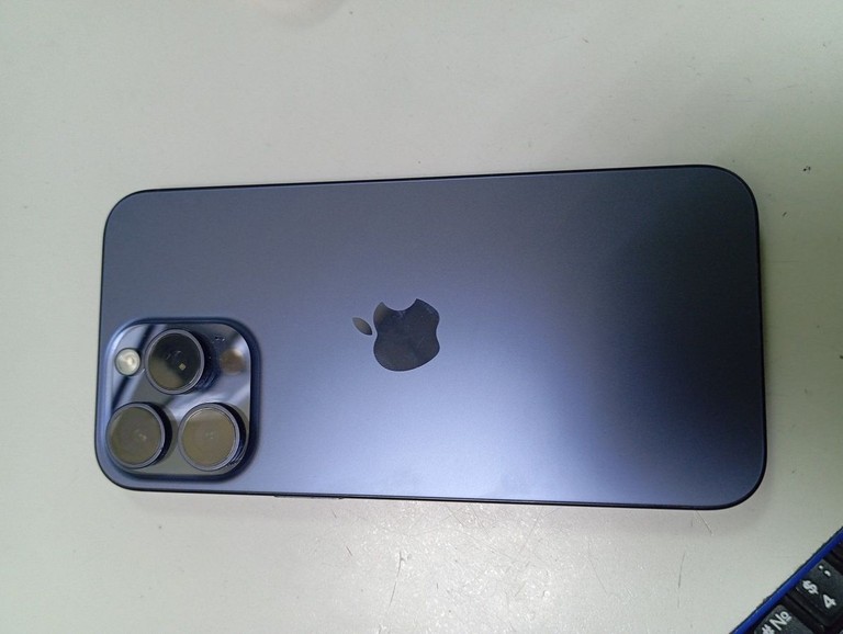 Купить Apple iphone 15 pro max 1tb Б/У