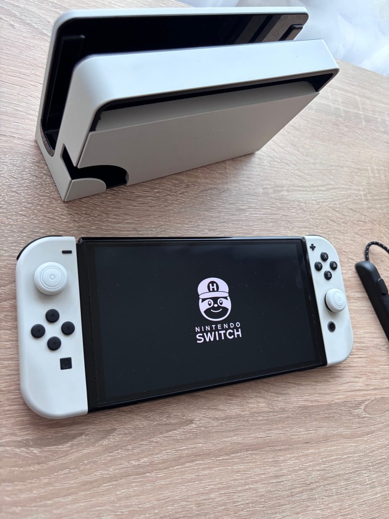 Nintendo Switch OLED with White Joy-Con (045496453435) Код:null. Зображення 8