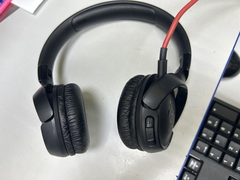 Купити Jbl tune 520bt Б/У