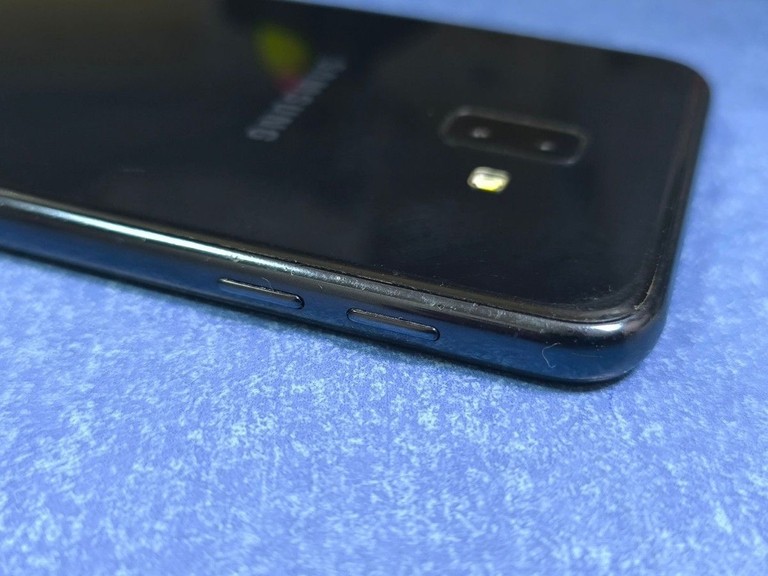 Розпродаж Samsung galaxy j6+ 3/32gb, продавець Техноскарб