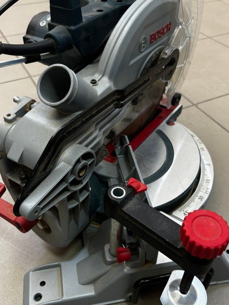 Дешиво Bosch gcm 216 с ломбарда