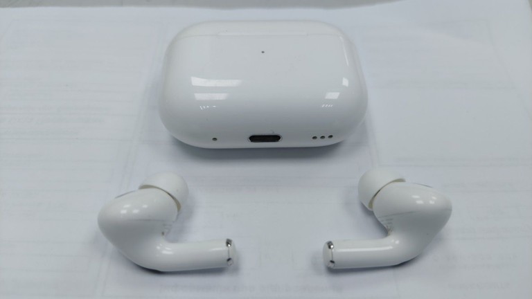Оголошення Apple airpods pro 2nd generation with magsafe charging case usb-c Б/У