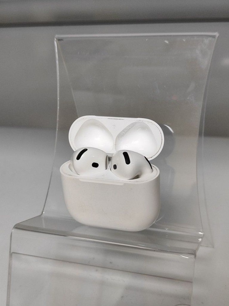 Купити Apple airpods 4 with active noise cancellation Б/У