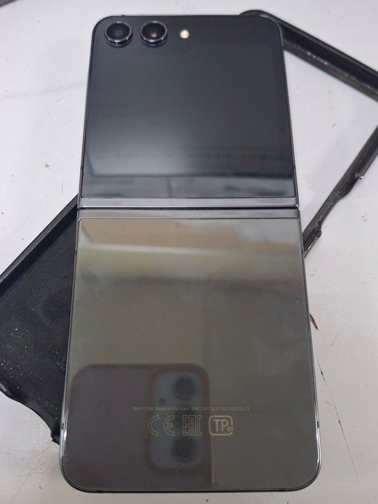 Samsung galaxy flip5 8/256gb Код:01-201054636. Зображення 6