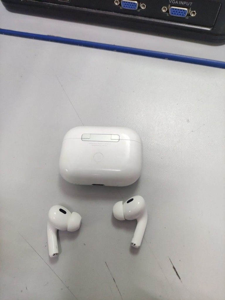 Оголошення Apple airpods pro 2nd generation with magsafe charging case usb-c Б/У