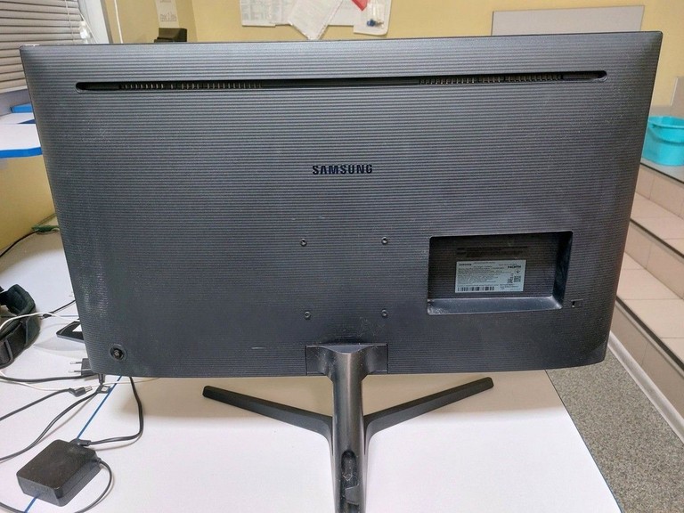 Розпродаж Samsung U32J590U, продавець Техноскарб