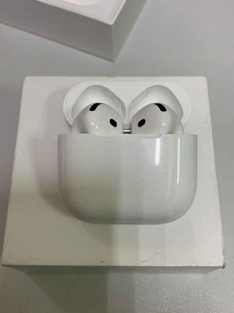 Дешево Apple airpods 4 з ломбарду