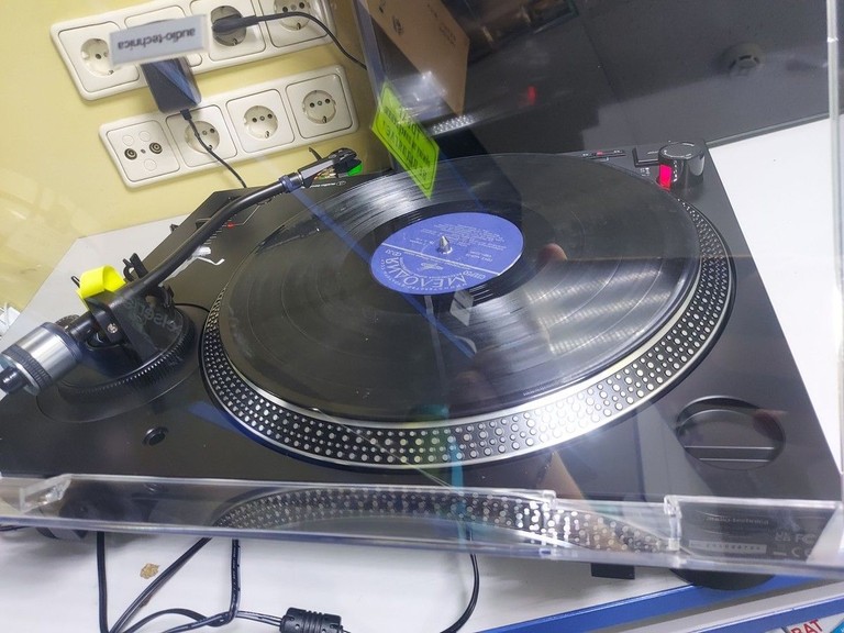 Дешиво Audio-technica AT-LP120XBT-USB с ломбарда