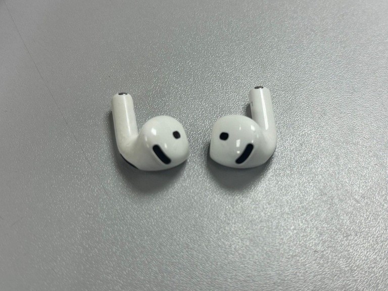 Apple airpods 4 with active noise cancellation Код:01-201123720. Зображення 10