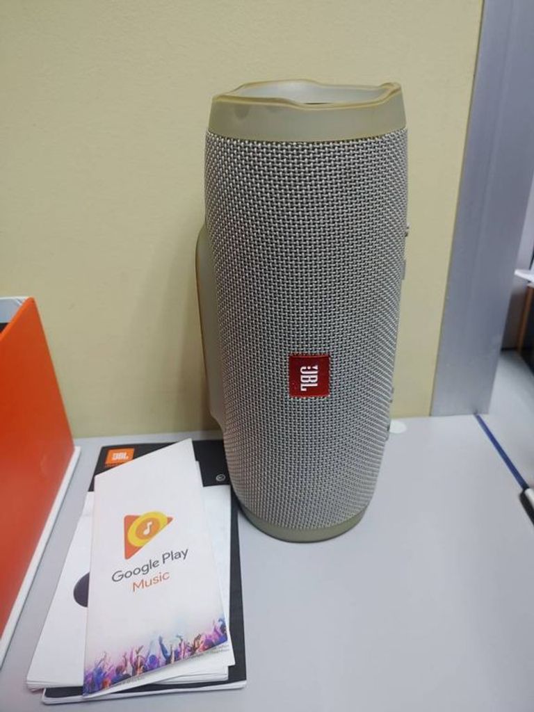 Оголошення Jbl charge 3 Б/У