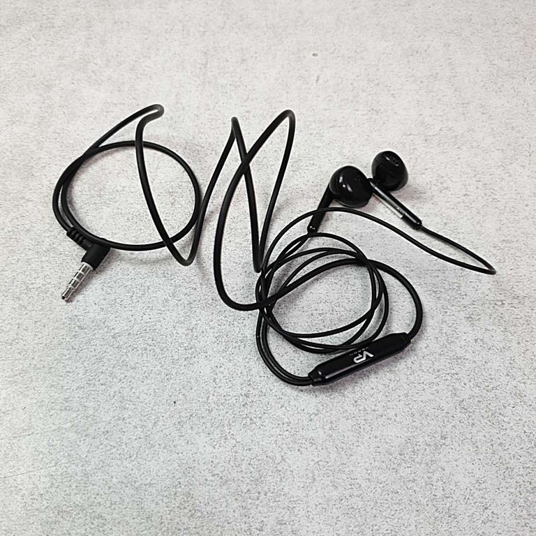 Купить KitSound Entry Mini In-Ear Headphones with Mic Black (KSMINIBK) Б/У