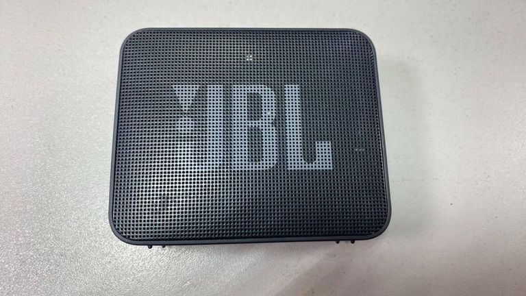 Купити Jbl go essential Б/У