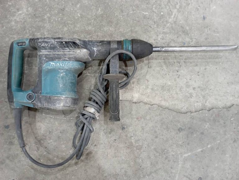 Makita HM0871C