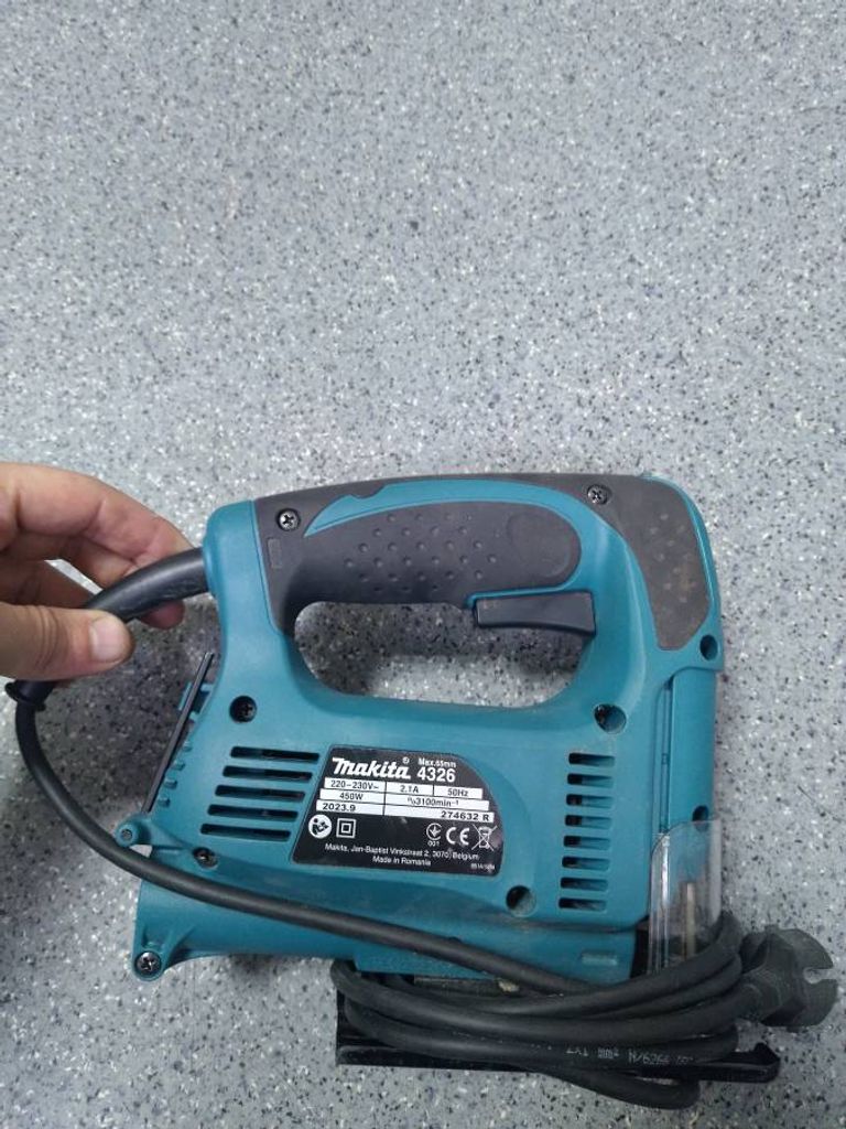 Makita 4326