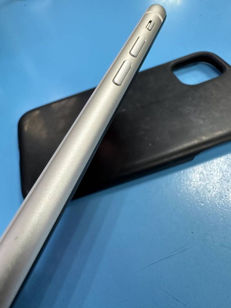 Дешиво Apple iphone 11 64gb с ломбарда