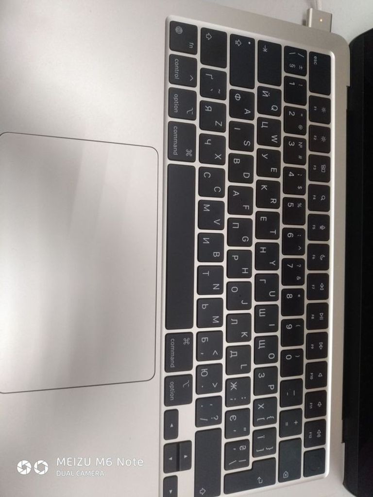 Объявление Apple macbook air 13,6" m2 2022 Б/У