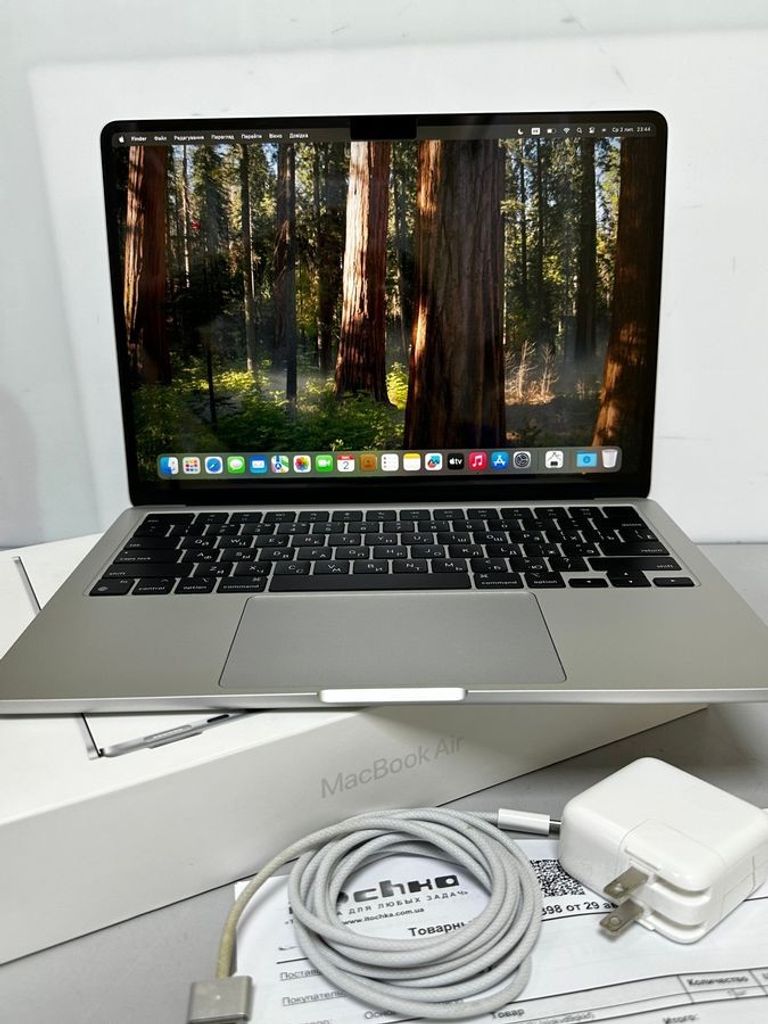 Купить Apple macbook air 13,6" m2 2022 Б/У